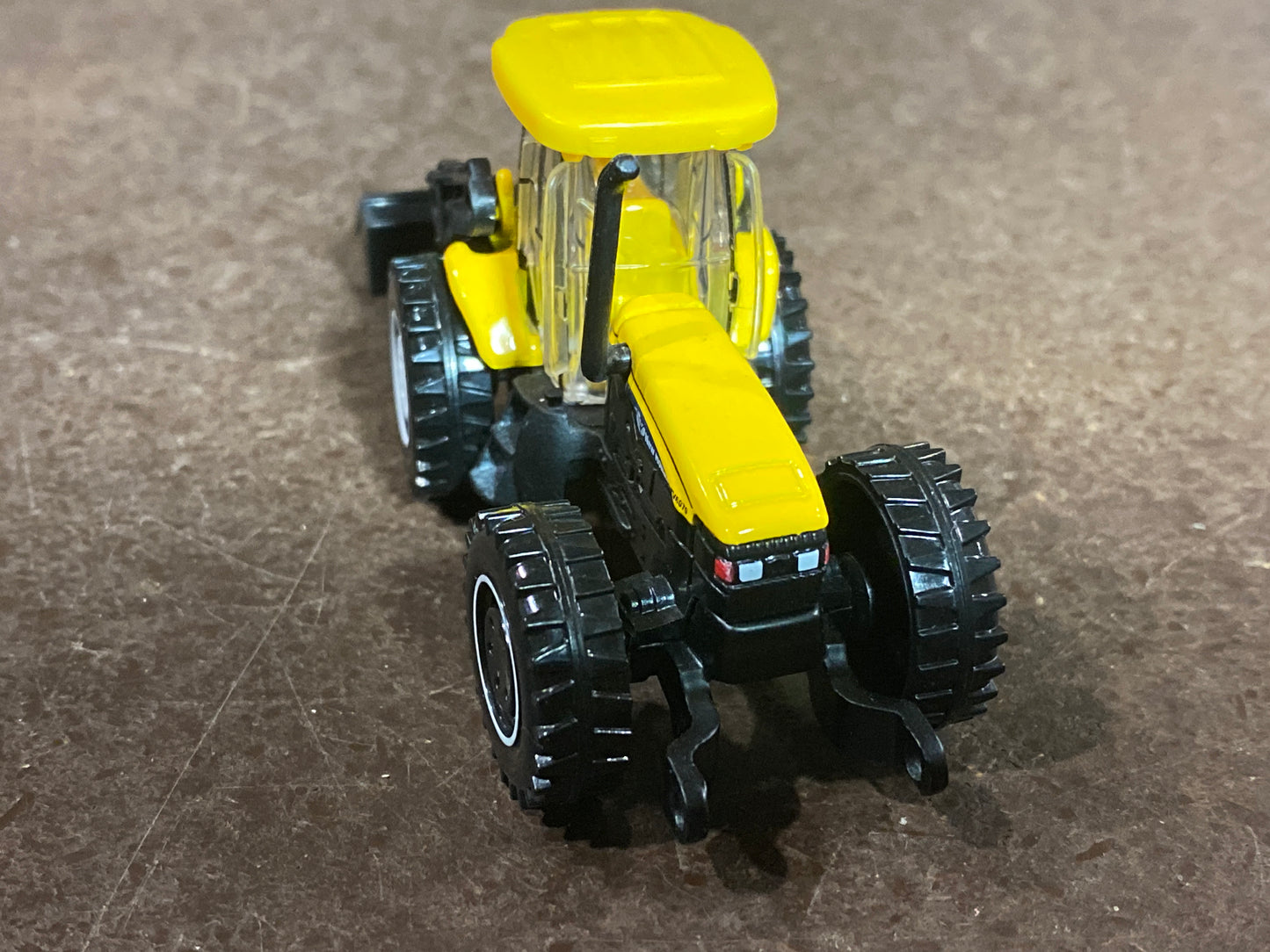 Matchbox New Holland TV6070 Bi-Directional Tractor with Loader