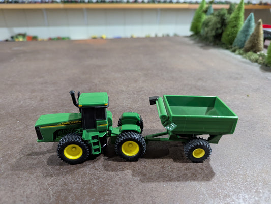 John Deere 4wd Tractor with Grain Cart