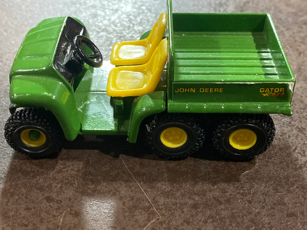 DieCast John Deere Gator 6x4