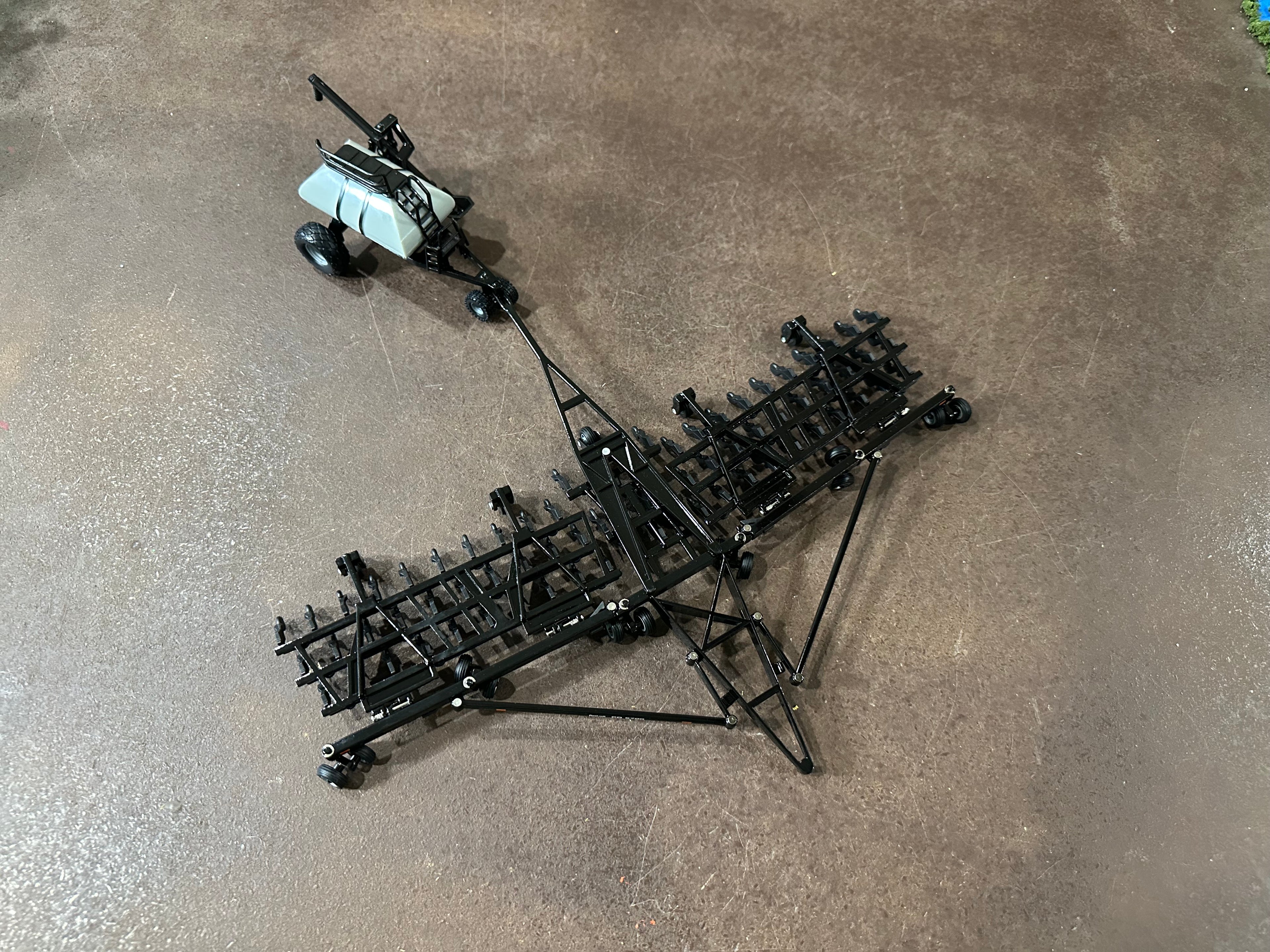 1:64 FlexiCoil Air Seeder And Cart