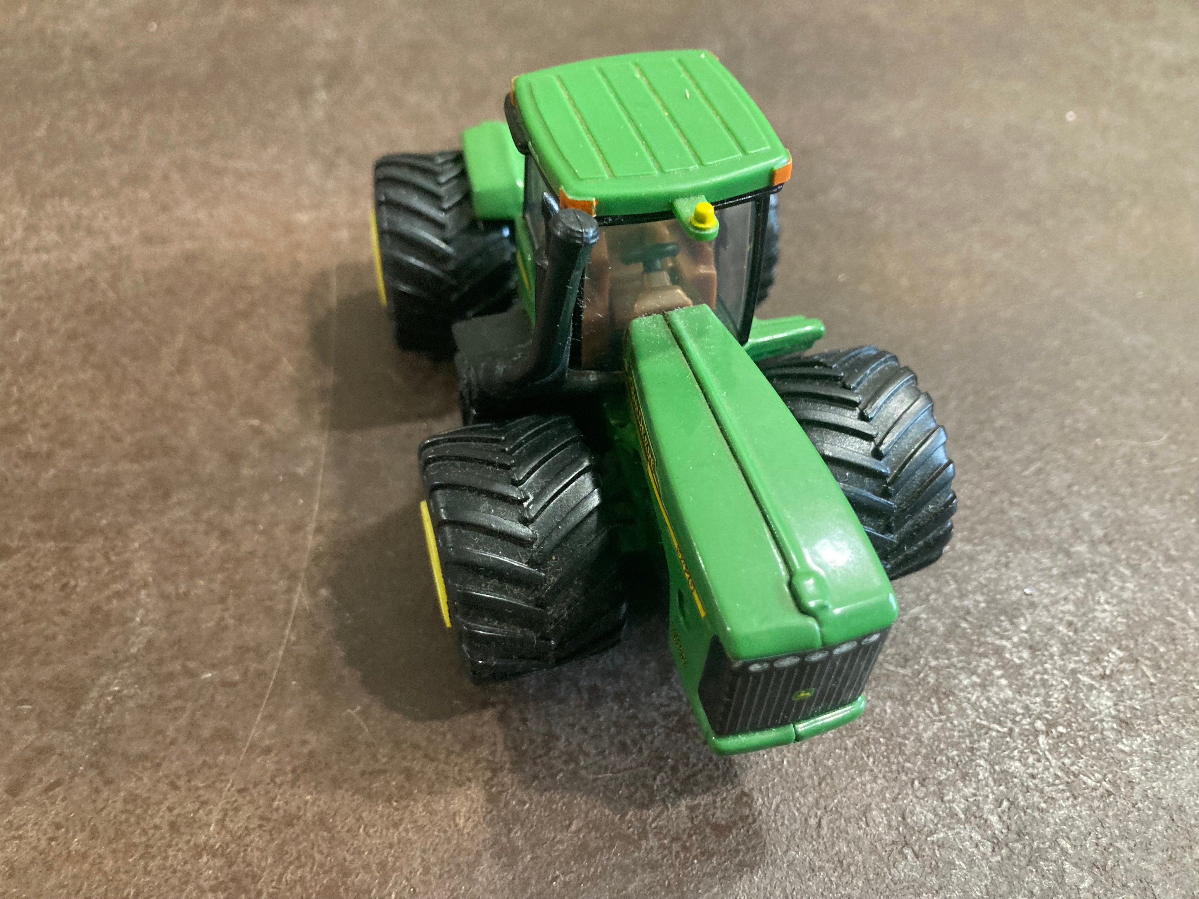 1:64 John Deere 9420 Scraper Special