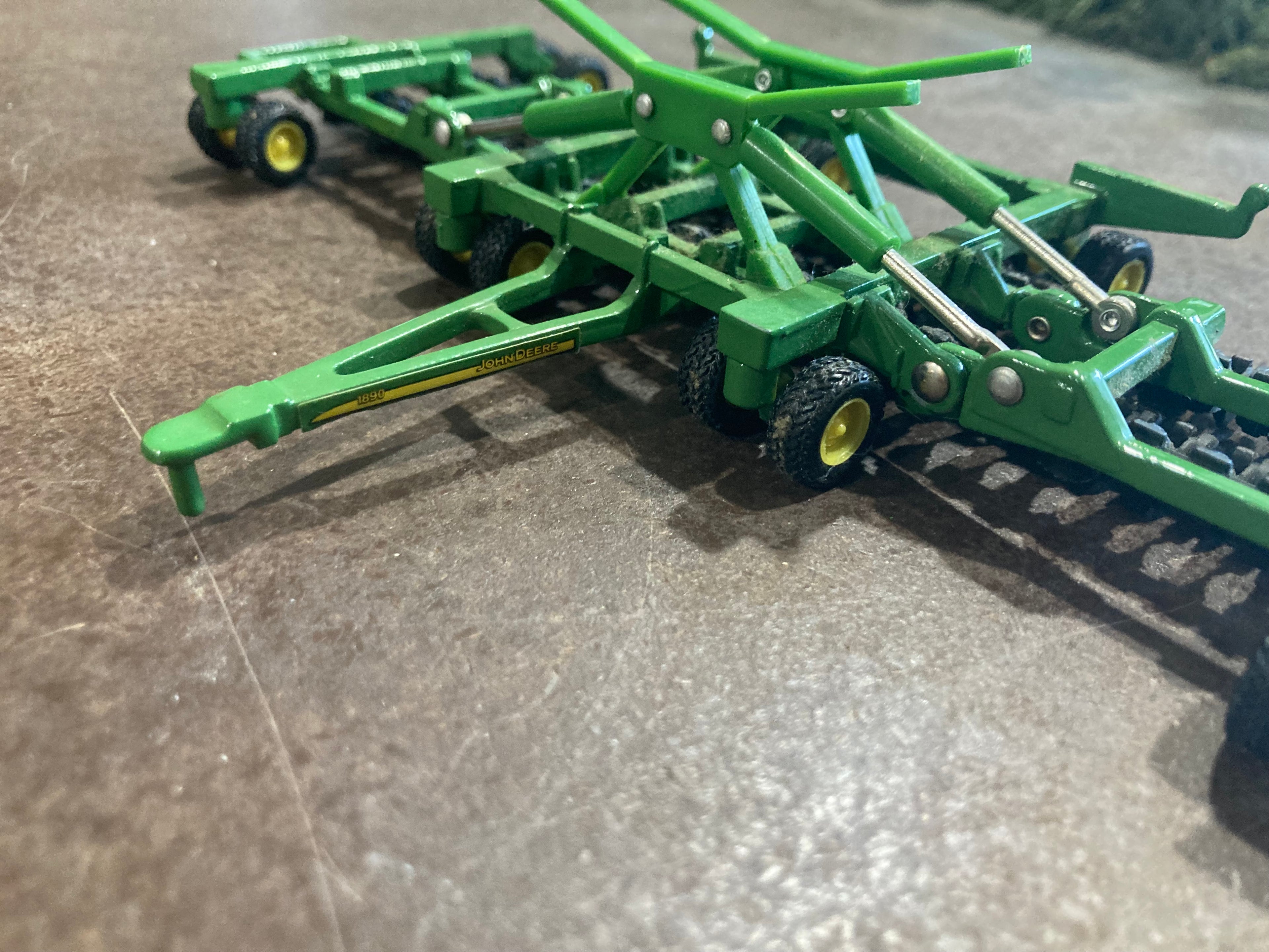 1:64 John Deere 9320 Air Seeder Set