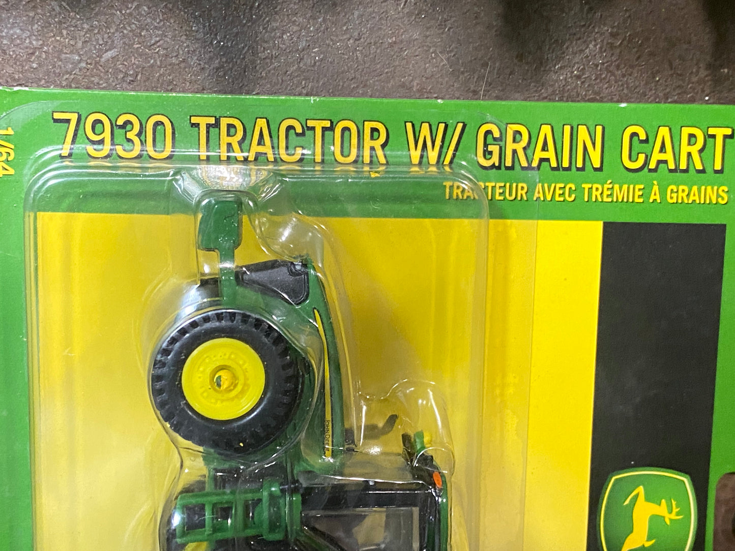 1/64 John Deere 7930 with Grain Cart