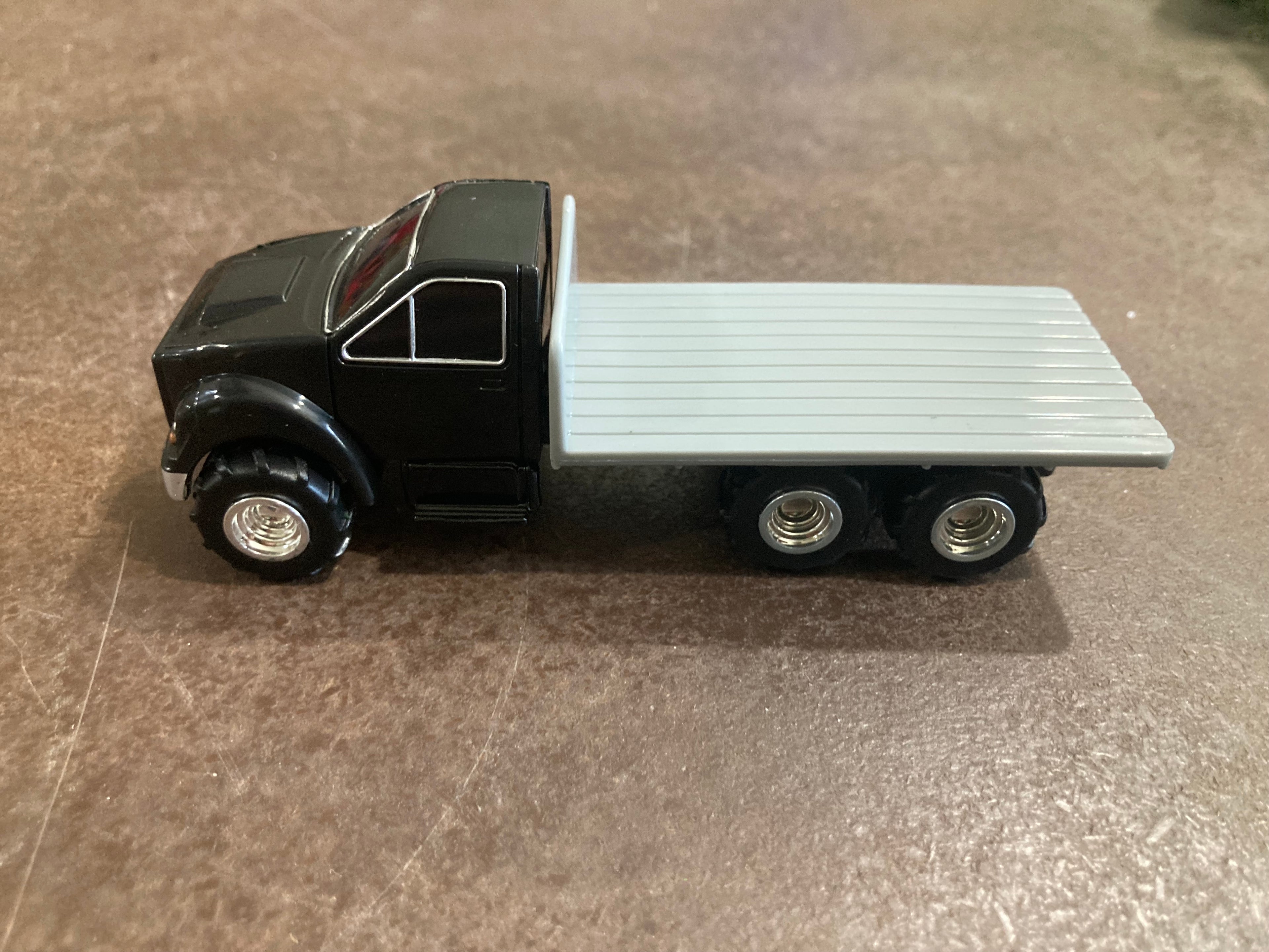 Plastic Ertl Flatbed Truck