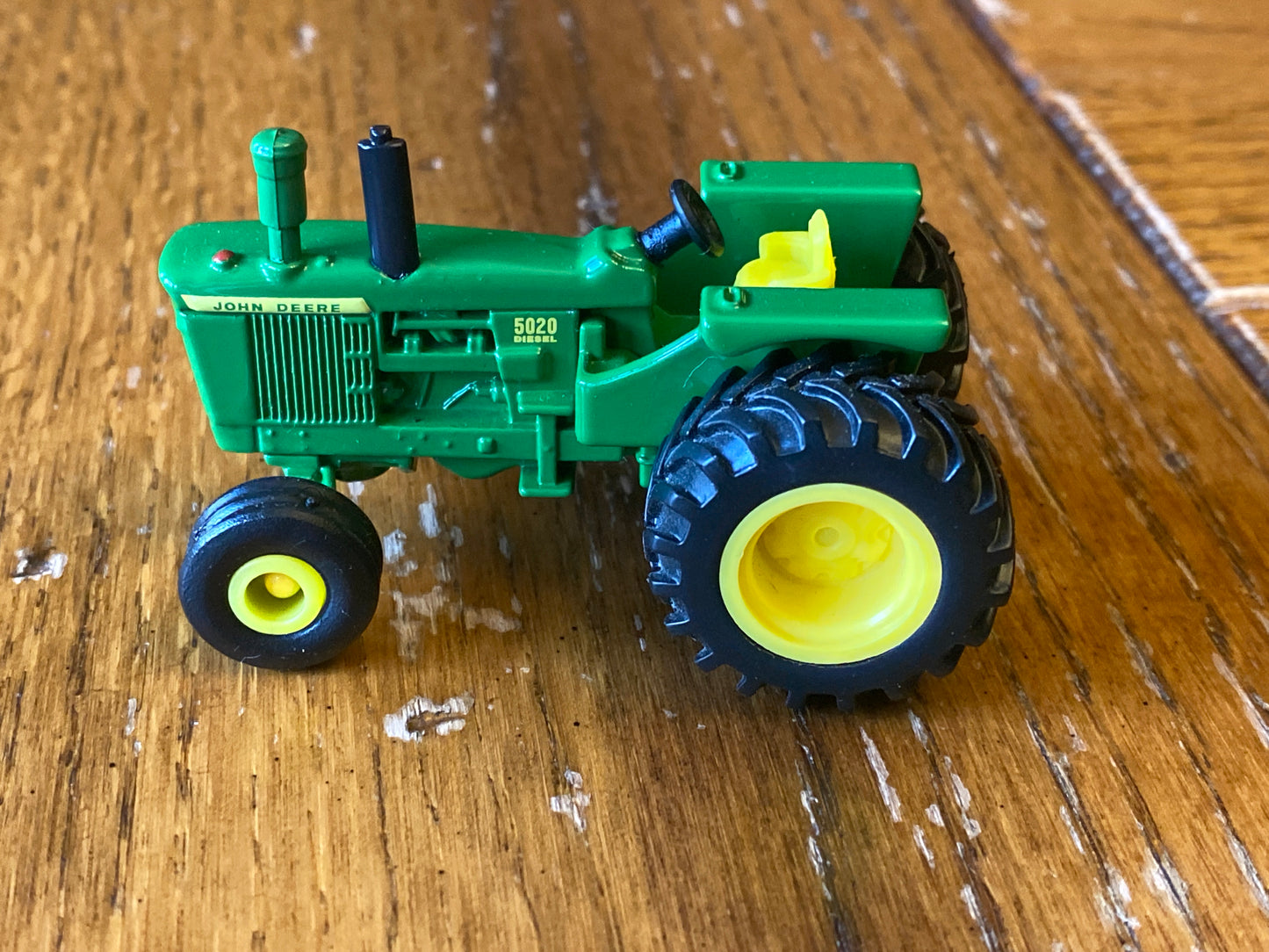 1/64 Custom John Deere 5020 Row Crop Fenders and Large Tires on Rear