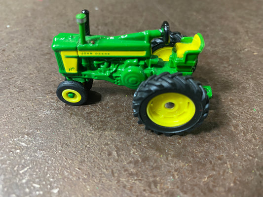 1/64 John Deere 720