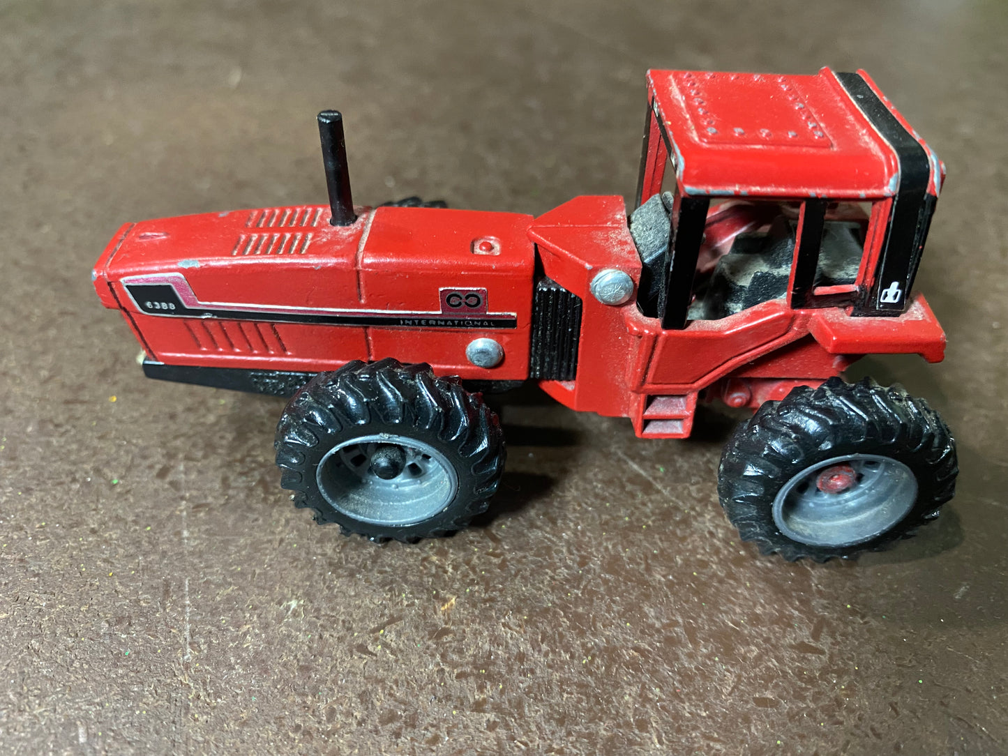 1/64 International 6388 2+2