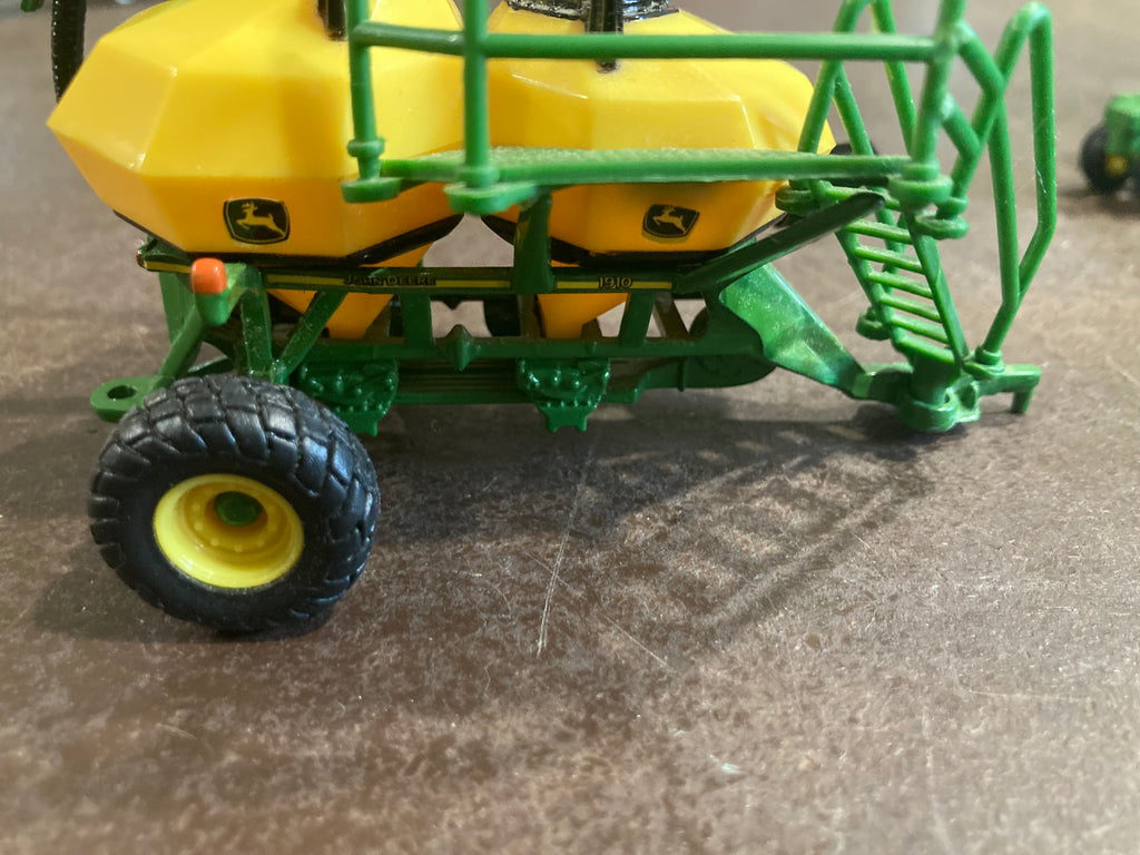 1:64 John Deere 9320 Air Seeder Set