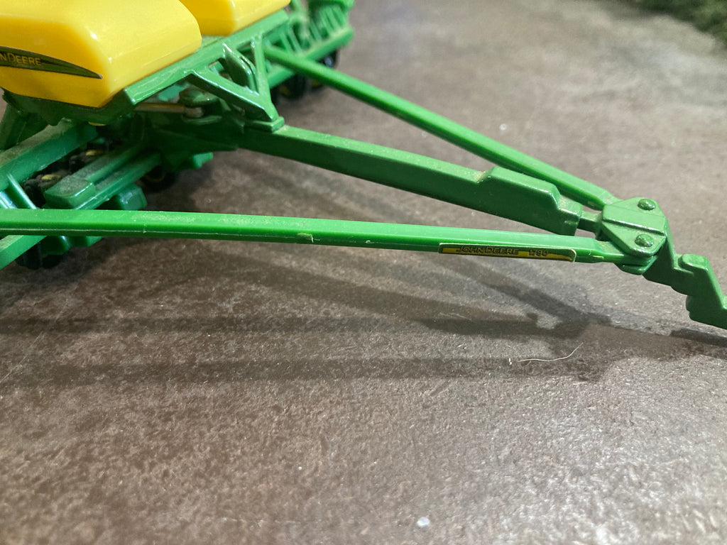 1:64 John Deere 1790 Split Row Planter