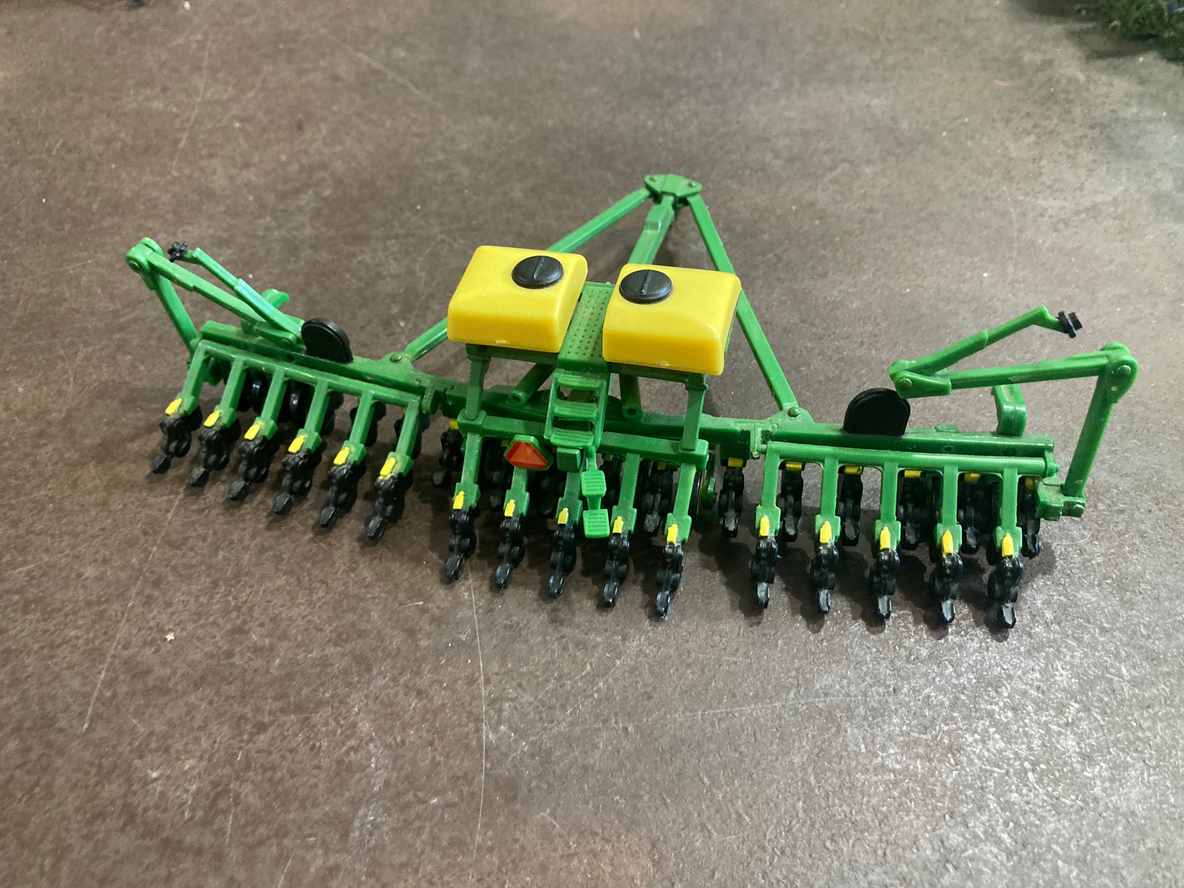 1:64 John Deere 1790 Split Row Planter