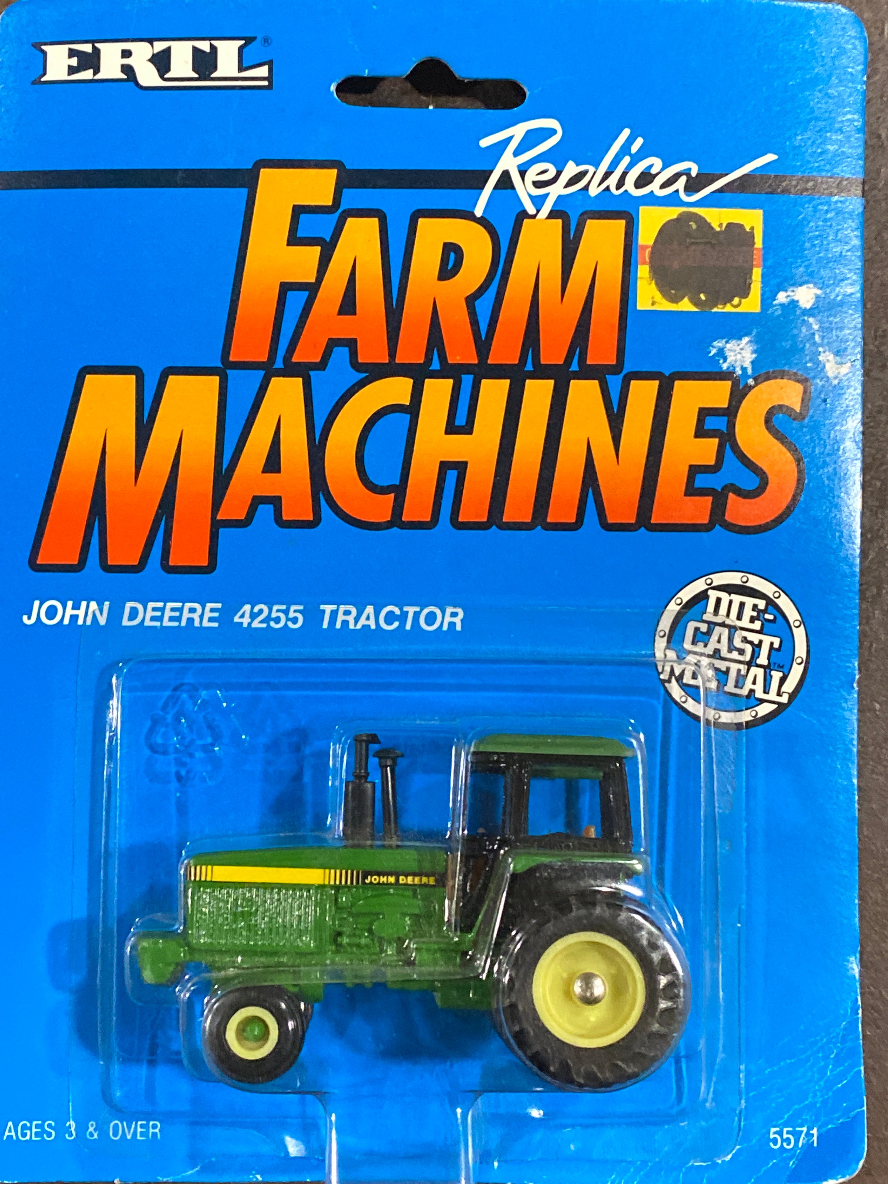 1/64 4255 John Deere Tractor