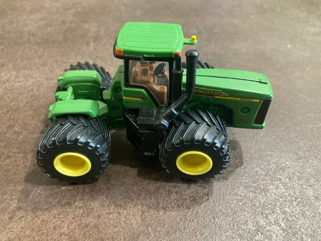 1:64 John Deere 9420 Scraper Special