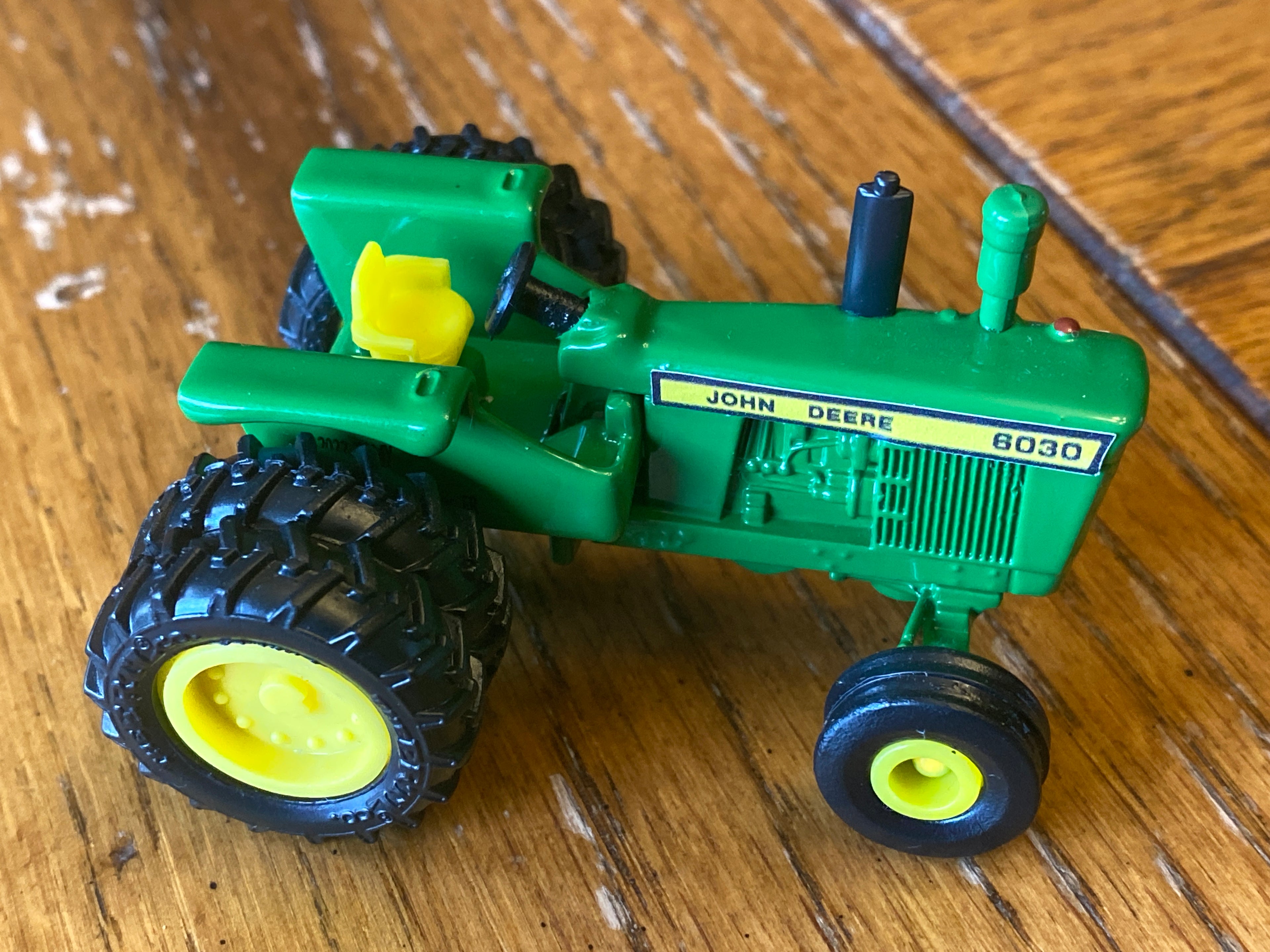 1/64 John Deere 6030 Non-turbo with Row Crop Fenders