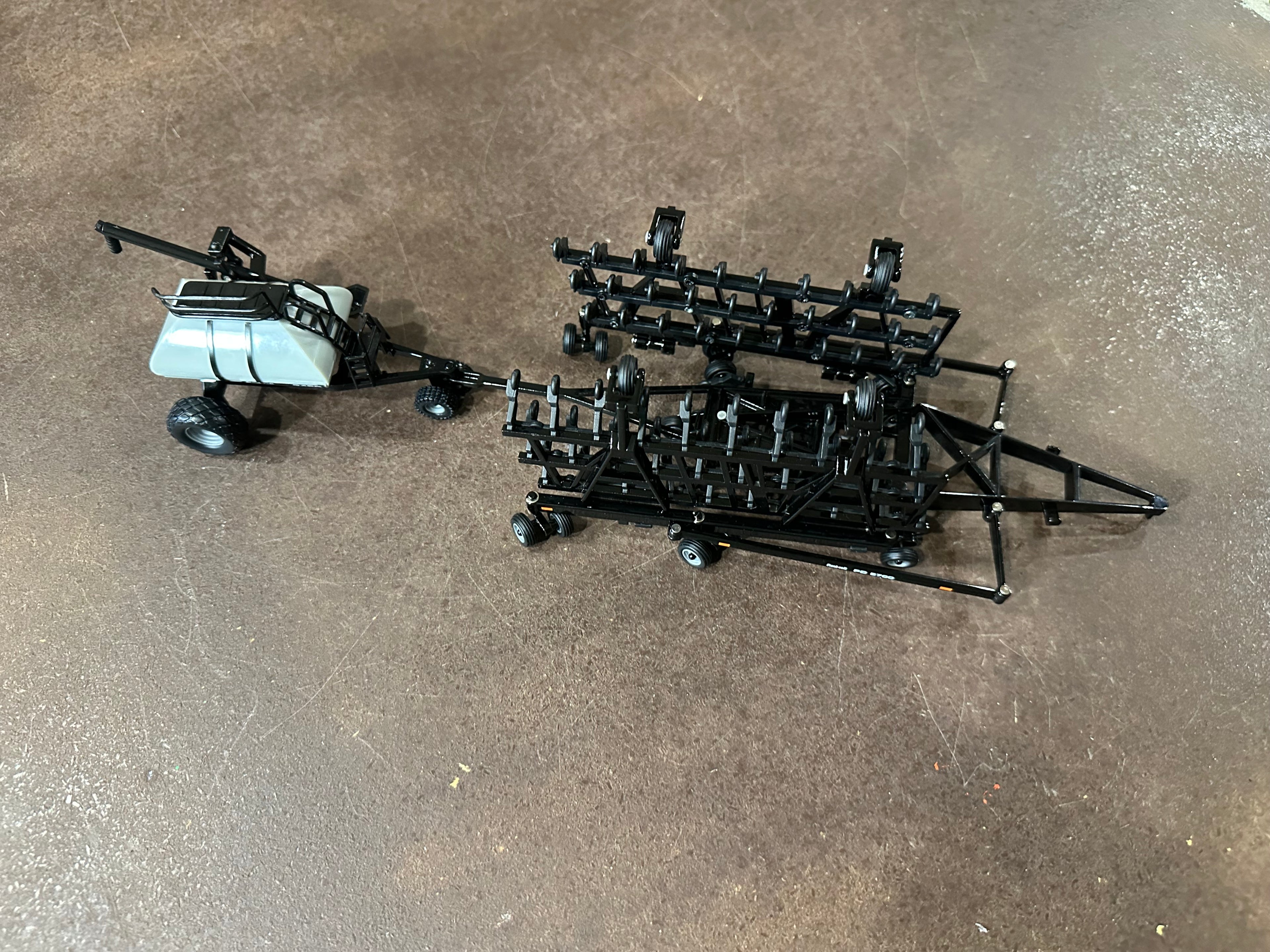1:64 FlexiCoil Air Seeder And Cart