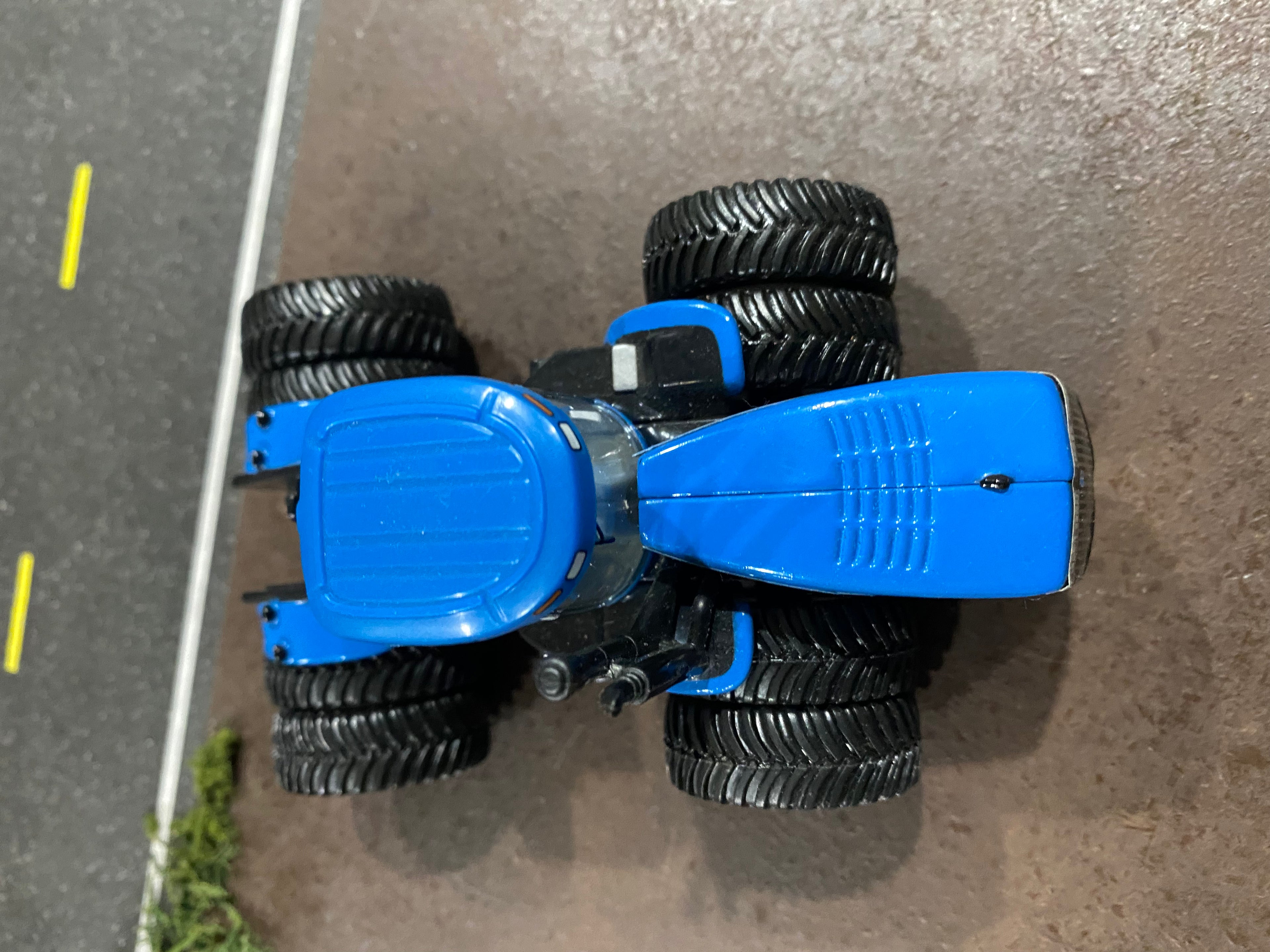 1/64 New Holland TJ480