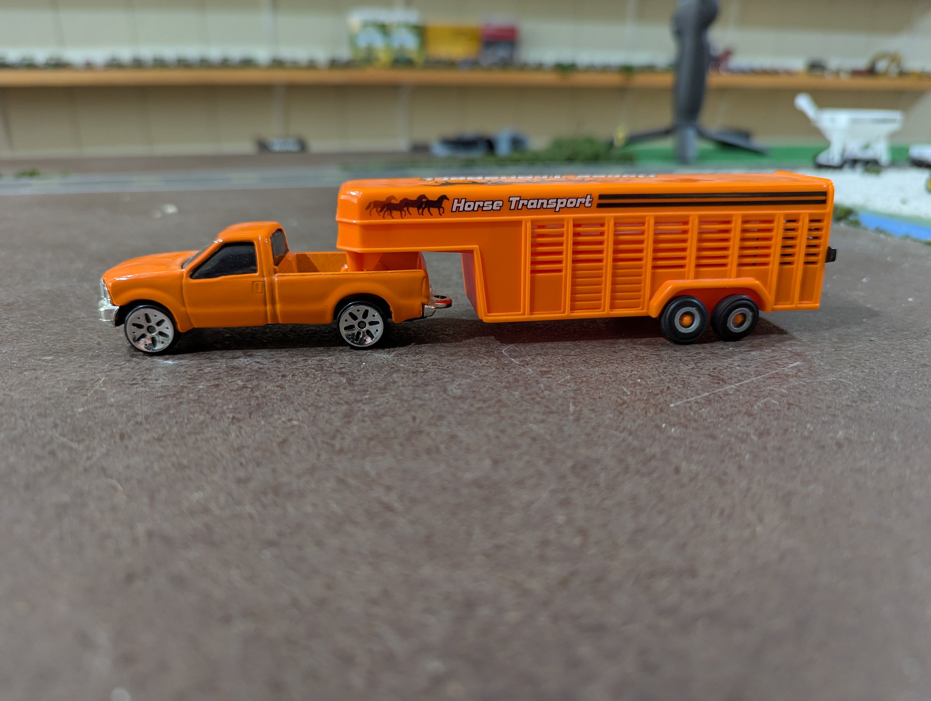 Tonka 1/64 Ford F-350 with Horse Trailer