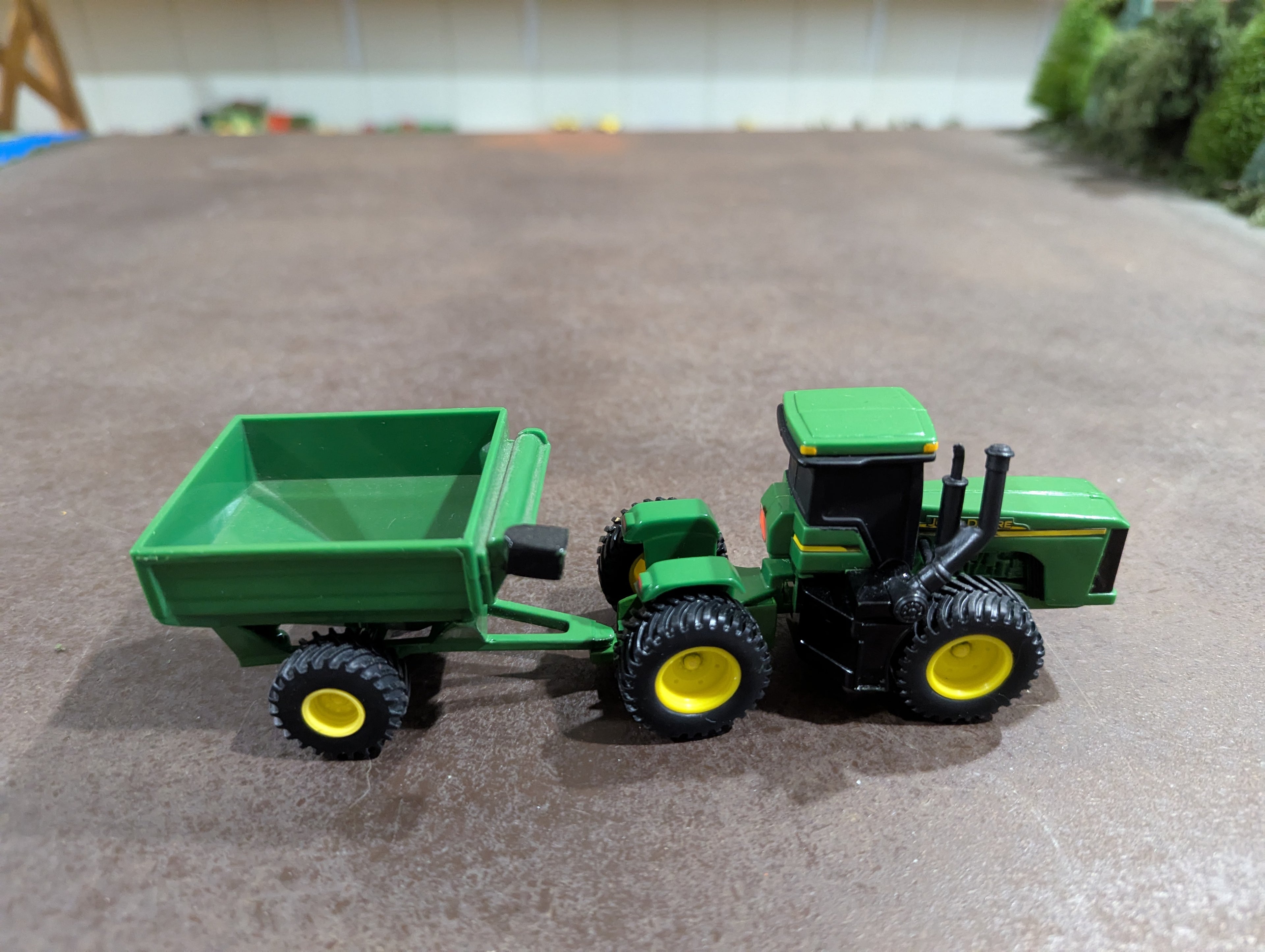 John Deere 4wd Tractor with Grain Cart